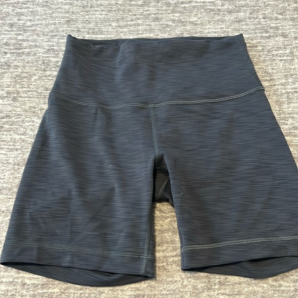 Athletic shorts 